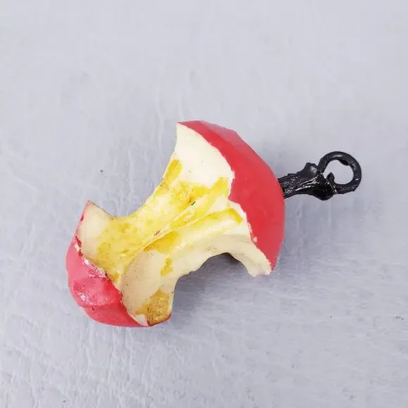 1970s Vintage Pie Slice, Moonpie, Apple Core Necklace Pendant Novelty Food Charm - Picture 6 of 8